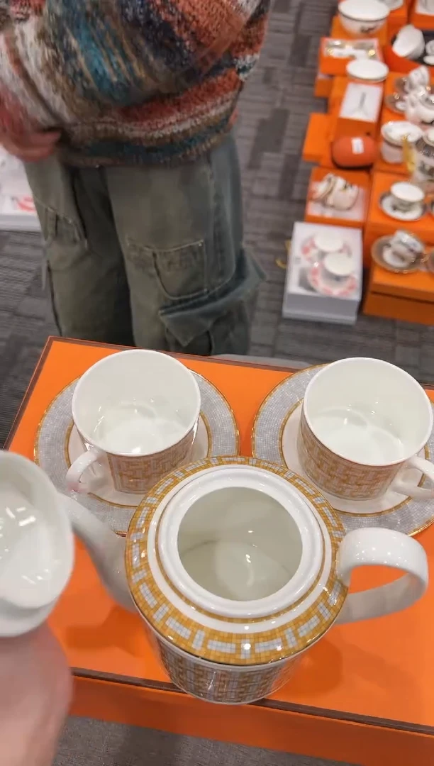 【闪购商品】杯H585--------------