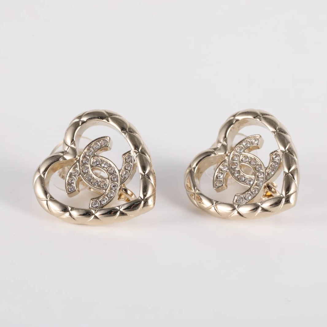 未使用 Chanel/香奈儿 汤/P225683372/25A 新款 双C 爱心耳夹