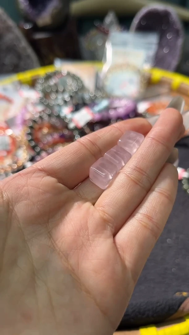 【闪购商品】水晶`未镶嵌136多样性发其一/