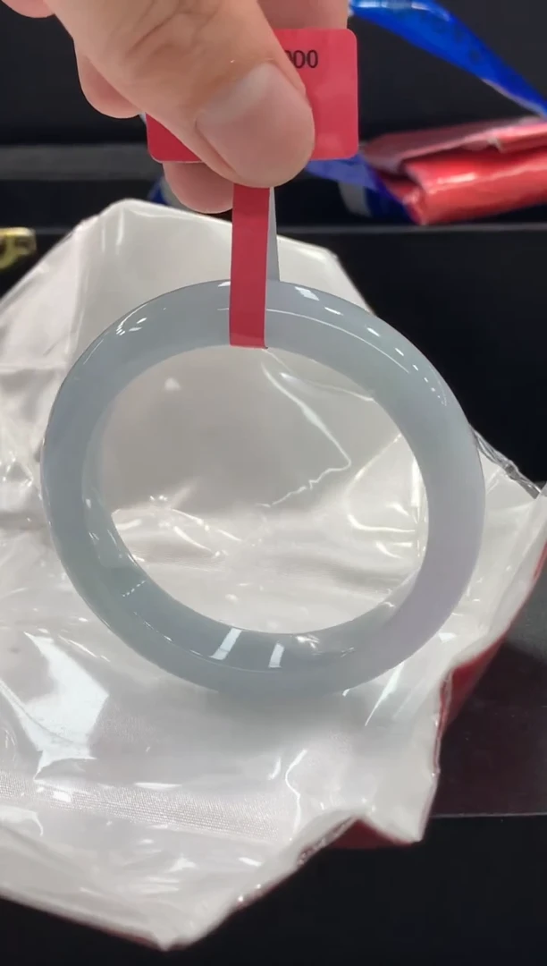 翡翠手镯未镶嵌手镯