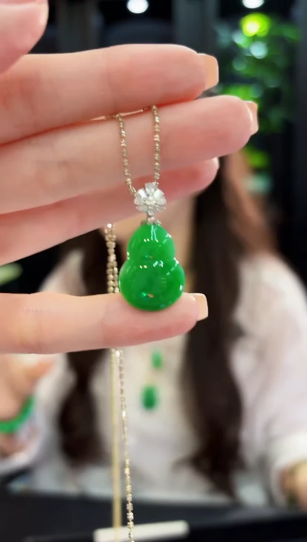 吊坠(不含链)18K金镶嵌翡翠缅料A货/多样性发货/一件