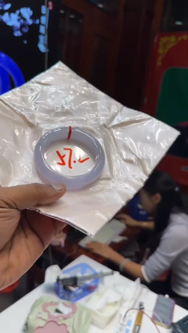 未镶嵌手镯翡翠手镯