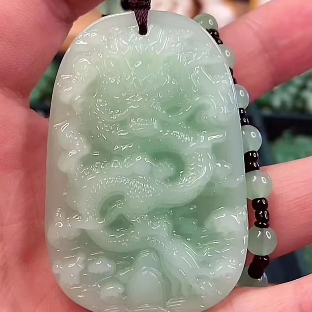 k时尚饰品浅绿色龙牌