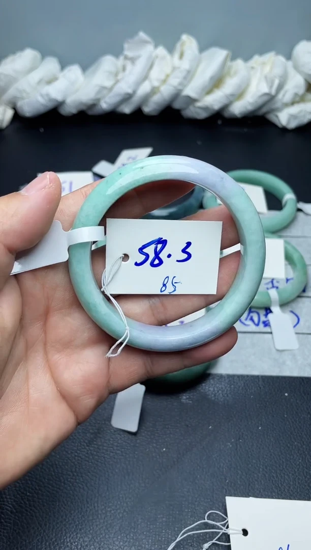 未镶嵌手镯翡翠85