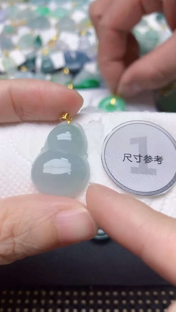 颈饰18K金镶嵌翡翠天然缅甸A货翡翠