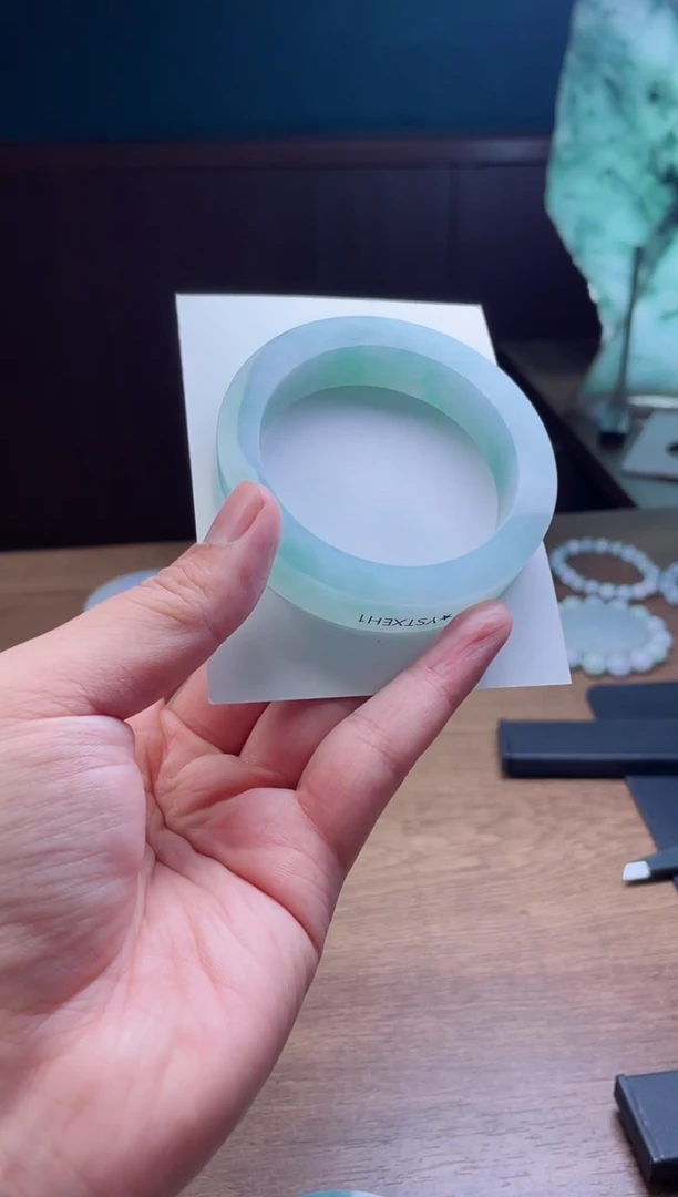 未镶嵌手镯定制翡翠玻*樽定制