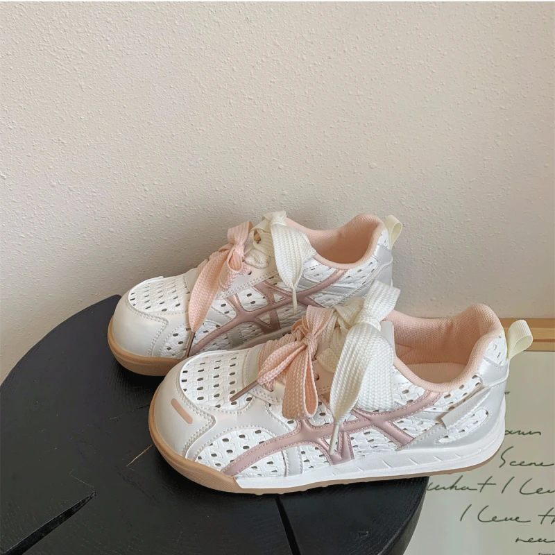 网红简约镂空洞洞透气休闲百搭板鞋2025夏季新款小众ins潮小白鞋