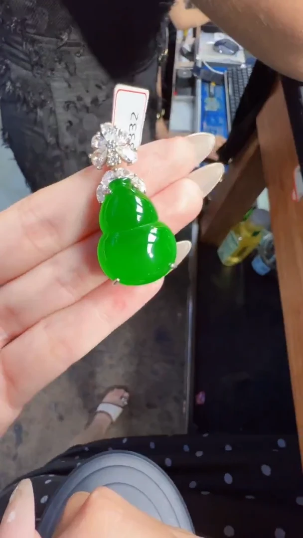 未镶嵌定制翡翠翡翠A货有轻微色差属于正常现象，葫芦多样性发货1