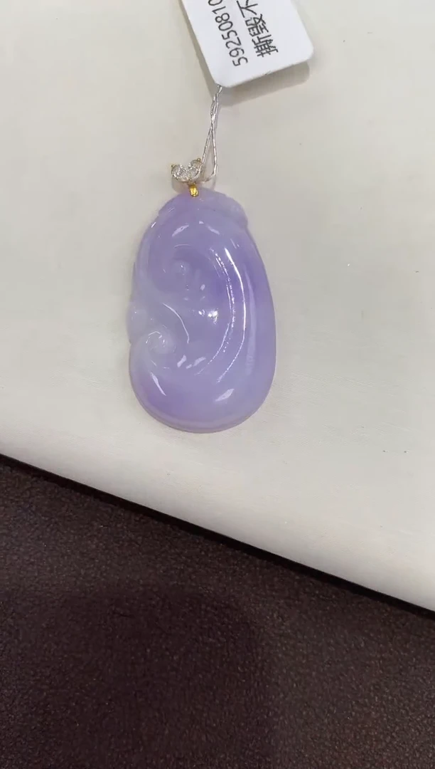 颈饰18K金镶嵌翡翠天然缅甸a货翡翠