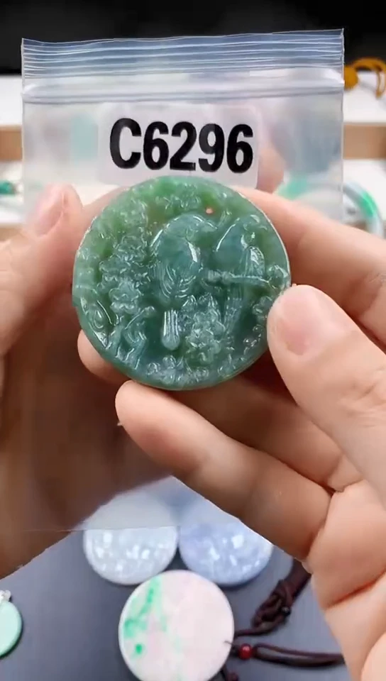 颈饰未镶嵌翡翠天然翡翠吊坠挂件