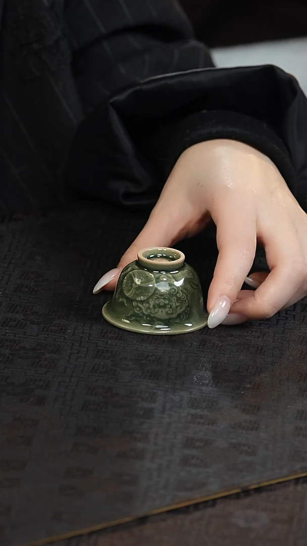 瓷?***仁刘晓晨 狮子 迷你小压手