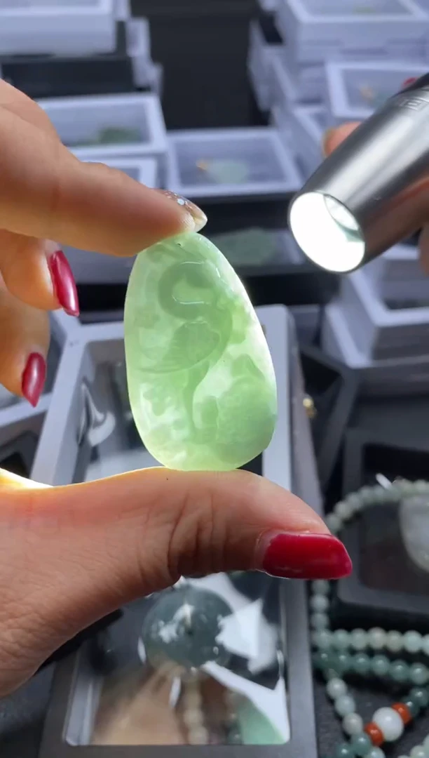 【闪购商品】翡翠未镶嵌吊坠(不含链)40375