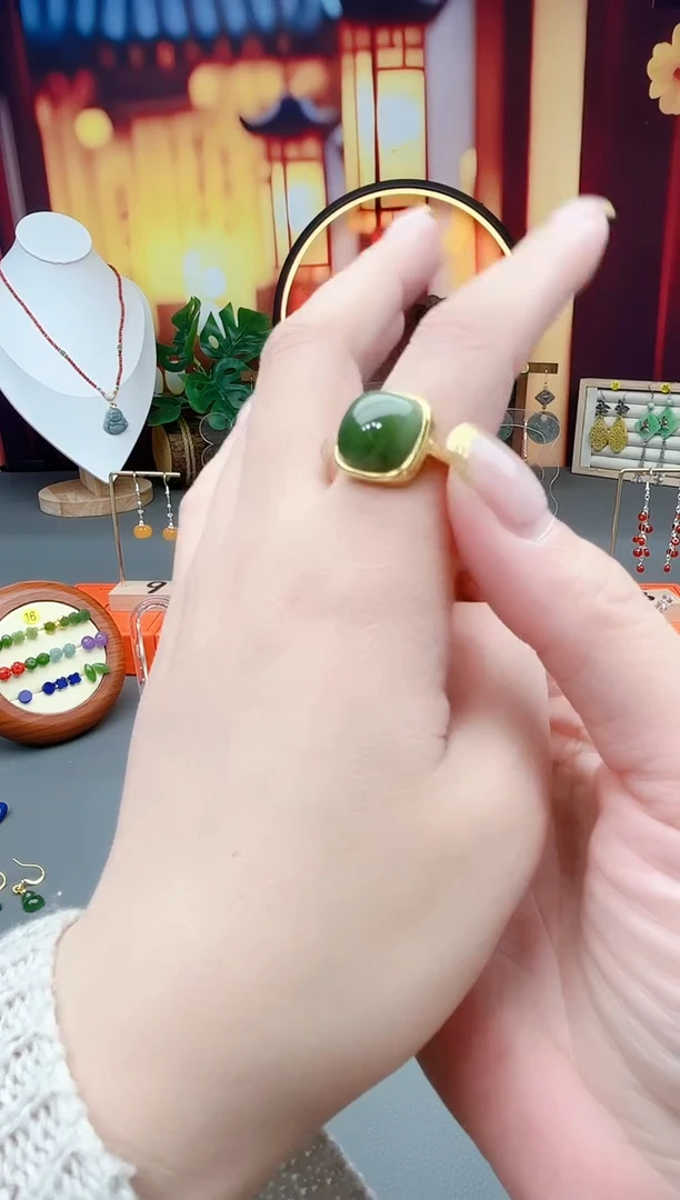 未镶嵌戒指和田玉碧玉戒指1
