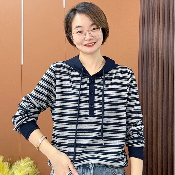 2025秋季新款撞色连帽时尚大气显瘦长袖女士上衣H2325