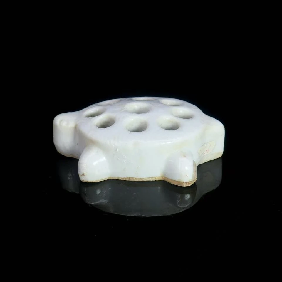 13:清白釉龟形香插