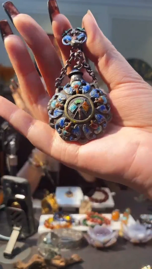 木质类鼻烟壶吊坠