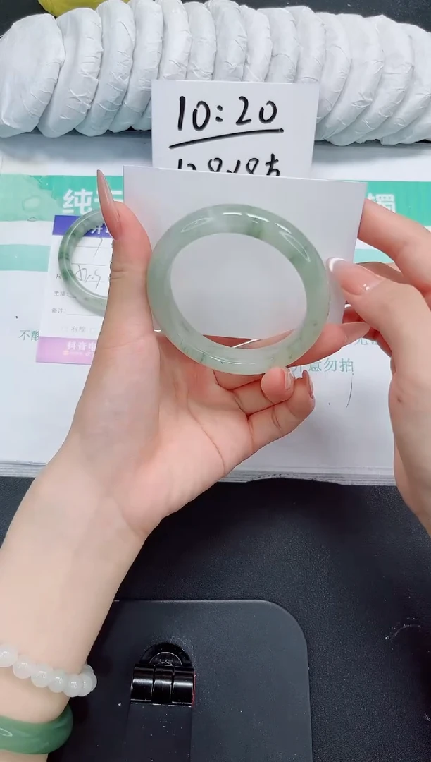 石英质玉手镯未镶嵌8-56