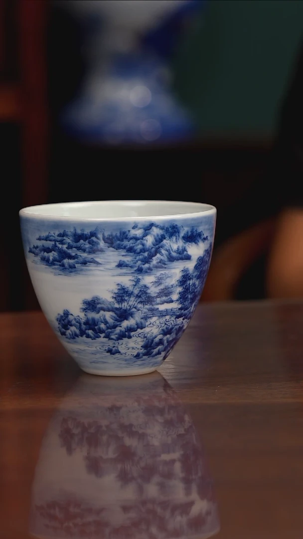 景琳藏青花山水雪景主人杯
