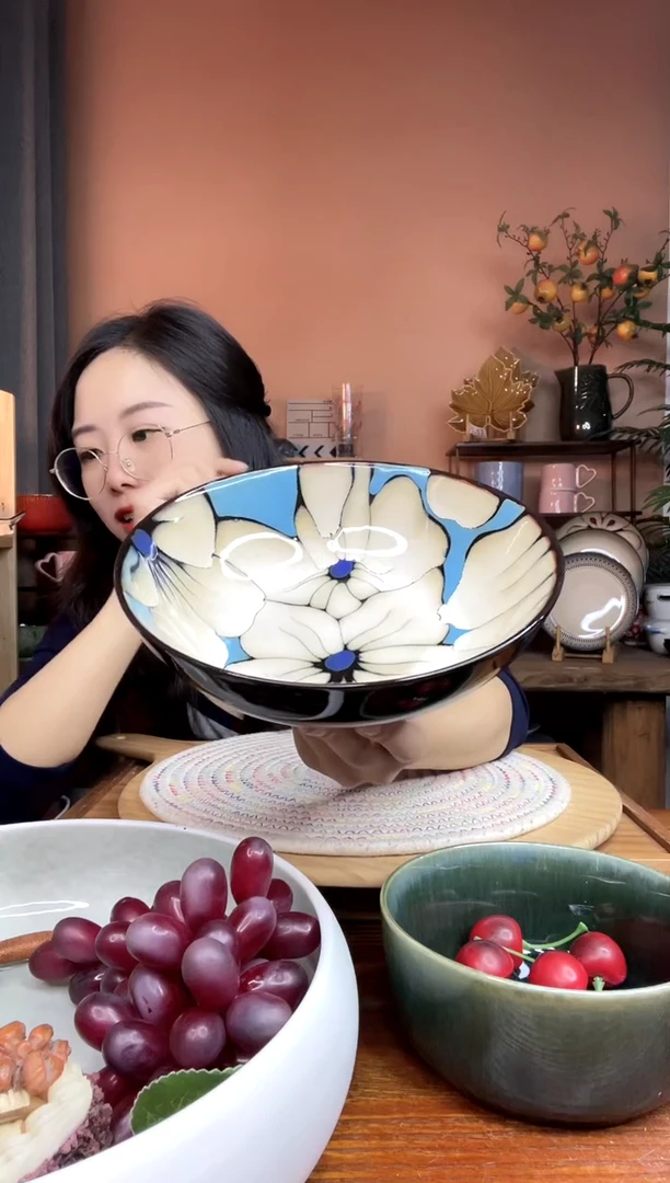 陶瓷8英寸蓝色玉兰花汤面碗 微瑕疵