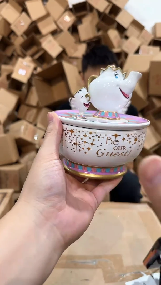 瓷片茶壶太太首饰盒  掉了自己粘