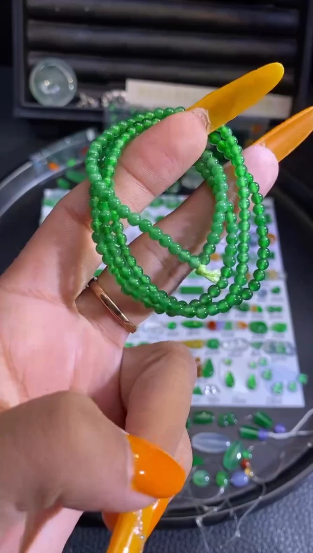未镶嵌挂件翡翠珠串