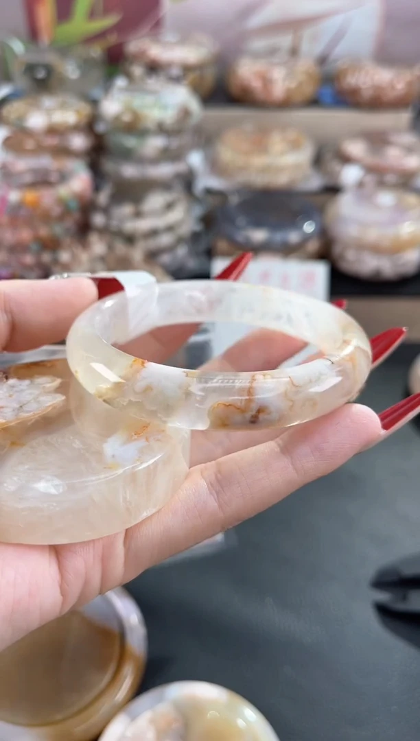 未镶嵌手镯石英质玉57