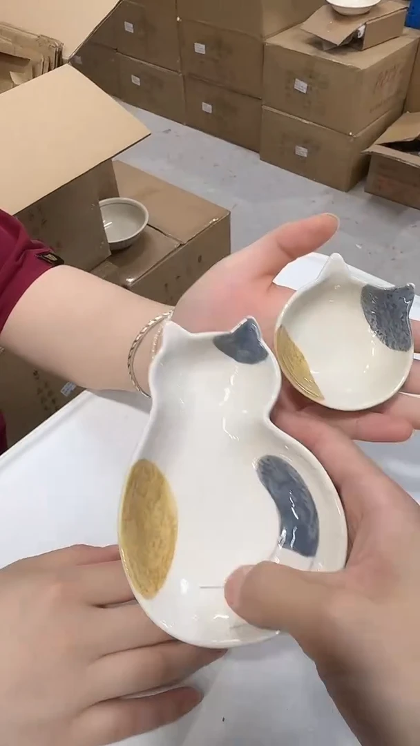 瓷片三花猫异型蘸料碟一对
