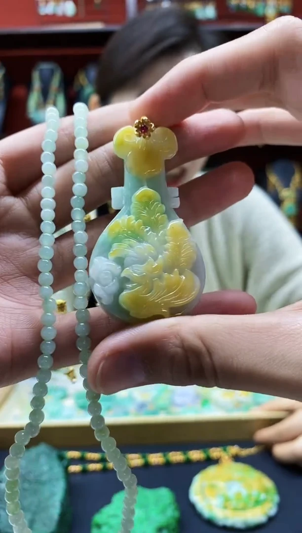 颈饰未镶嵌翡翠吊坠