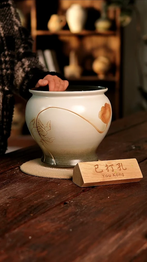 摆件19-79高21口21误差2已打孔