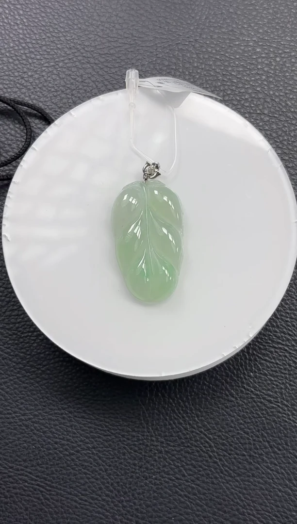 颈饰18K金镶嵌翡翠YM1304-3 叶子