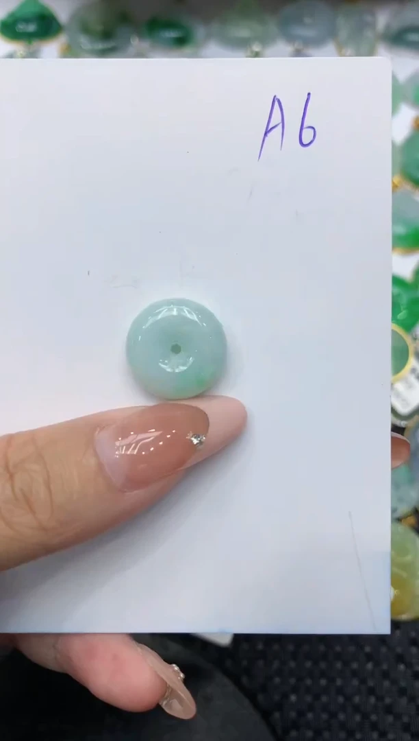 【闪购商品】翡翠颈饰未镶嵌111111111