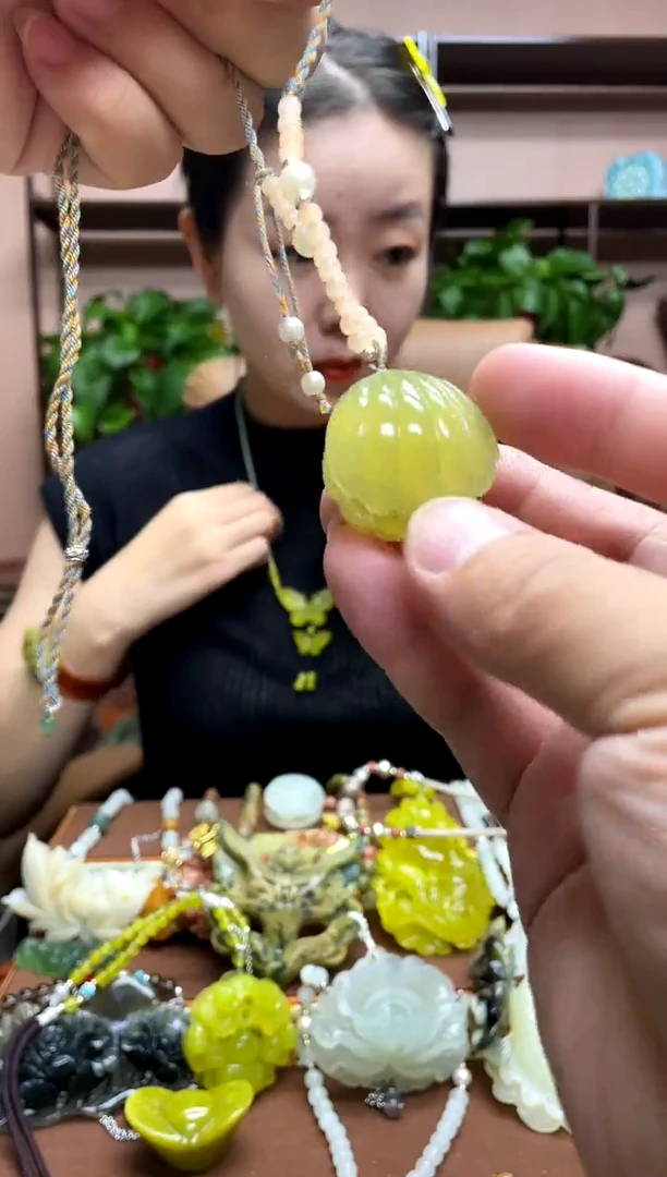 未镶嵌岫玉吊坠?****?·