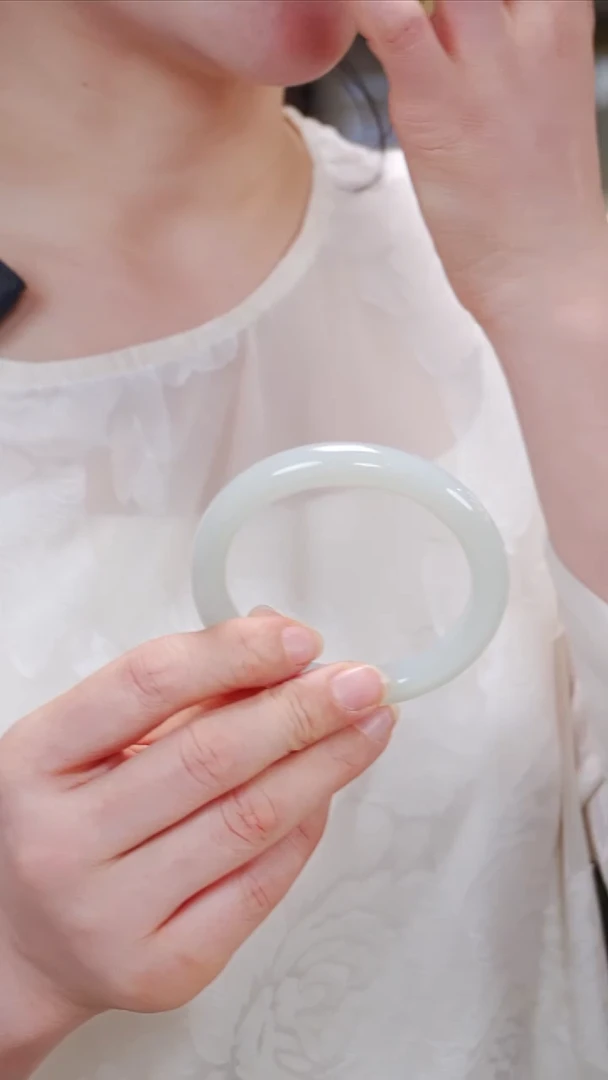 和田玉手镯未镶嵌79【】圈口57.3