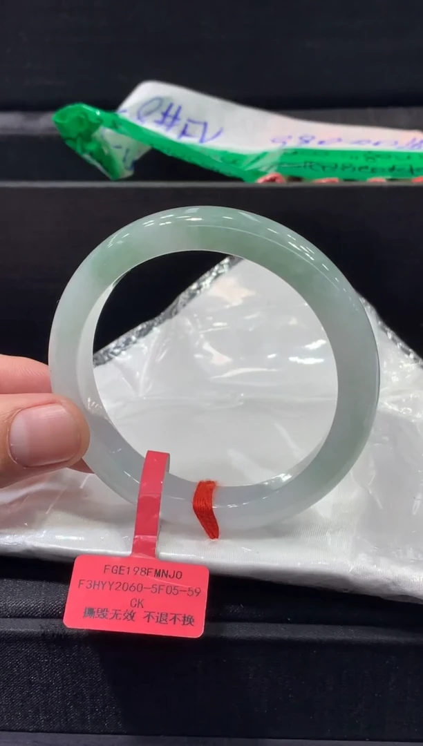 未镶嵌手镯翡翠翡翠手镯