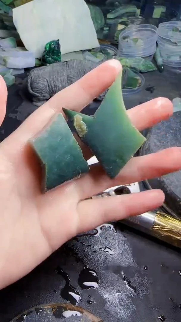 未镶嵌挂件翡翠关****]天然翡翠010