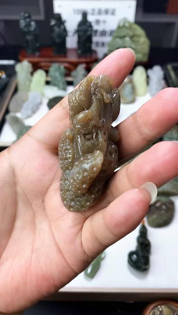 颈饰未镶嵌和田玉1