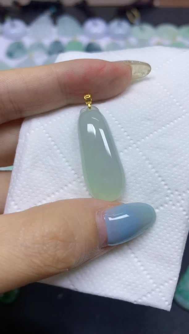 翡翠18K金镶嵌颈饰天然翡翠A货