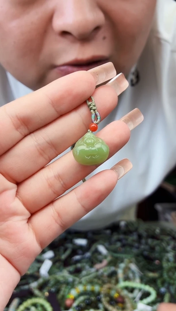 和田玉未镶嵌颈饰拍一发一