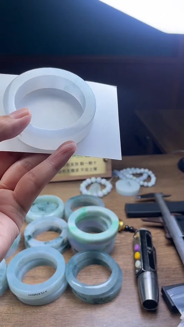 未镶嵌手镯定制翡翠知**乐D
