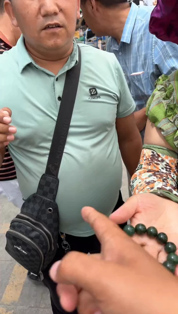 手串未镶嵌和田玉中****6和田玉手串