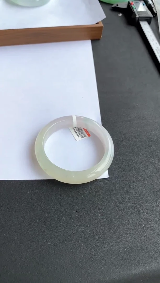 翡翠手镯未镶嵌46号53*11.6*8.4正圈