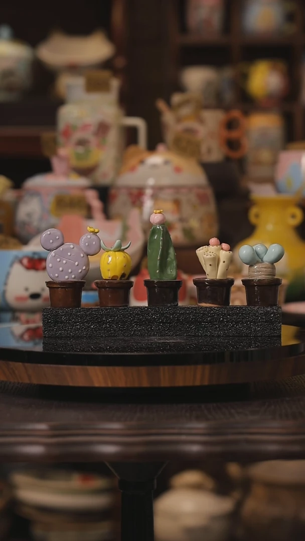 摆件随机景德镇釉下彩绘设计师款式陶瓷