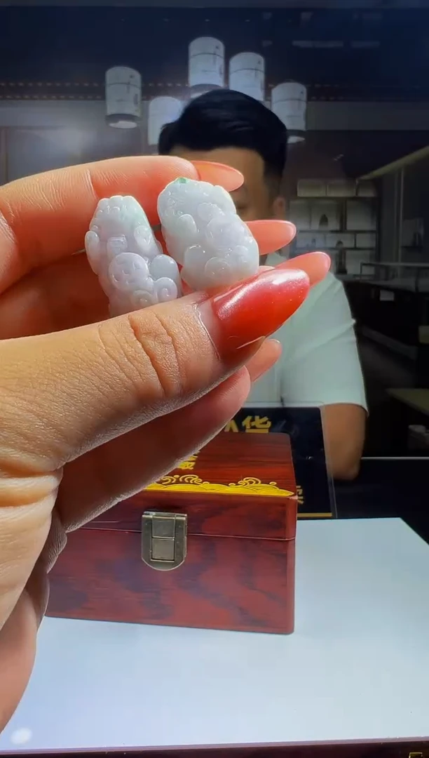 翡翠未镶嵌颈饰1020141977