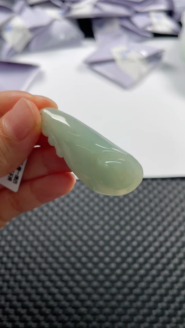 颈饰未镶嵌翡翠  1048 玉兰花