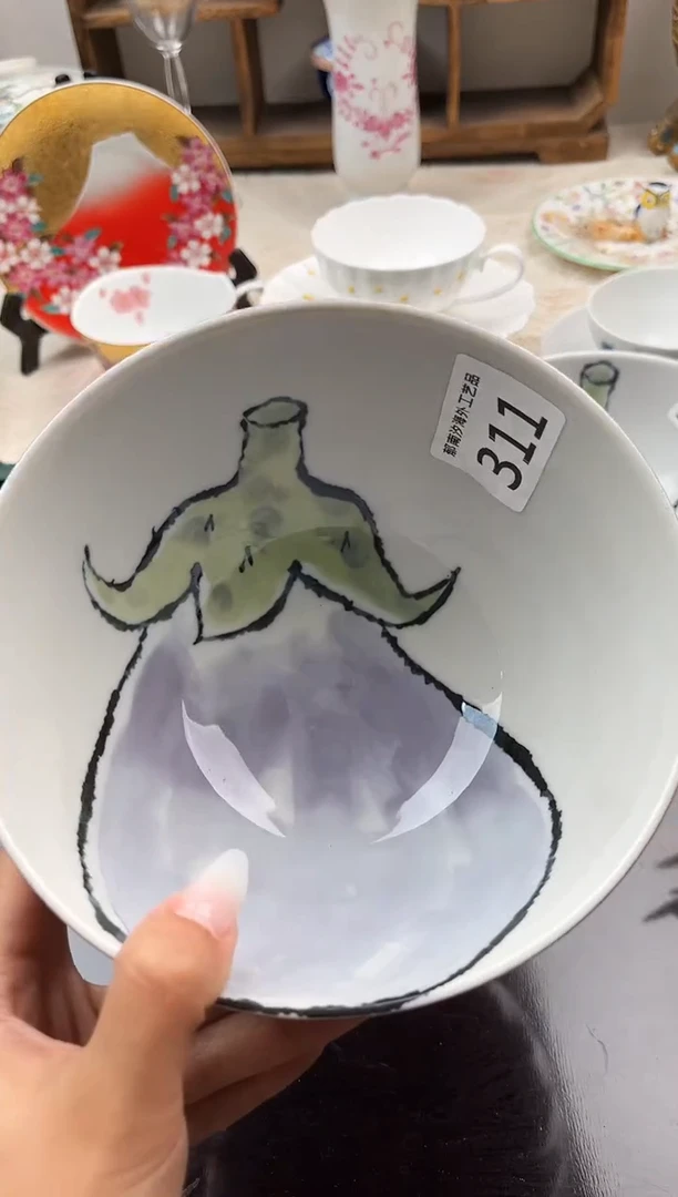 呷***央E          311