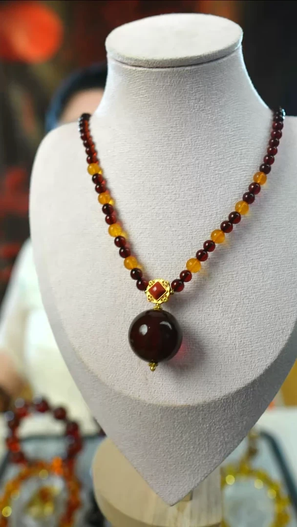 琥珀颈饰未镶嵌血珀项链