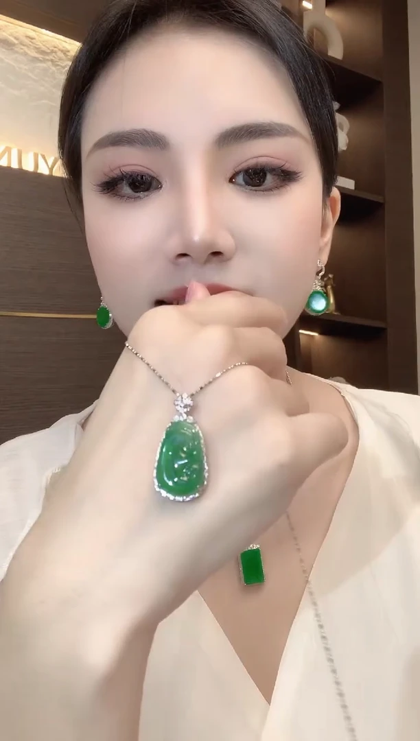 吊坠(不含链)18K金镶嵌翡翠A9