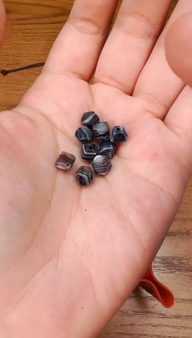 【 西亚珠饰 】配珠随发1颗