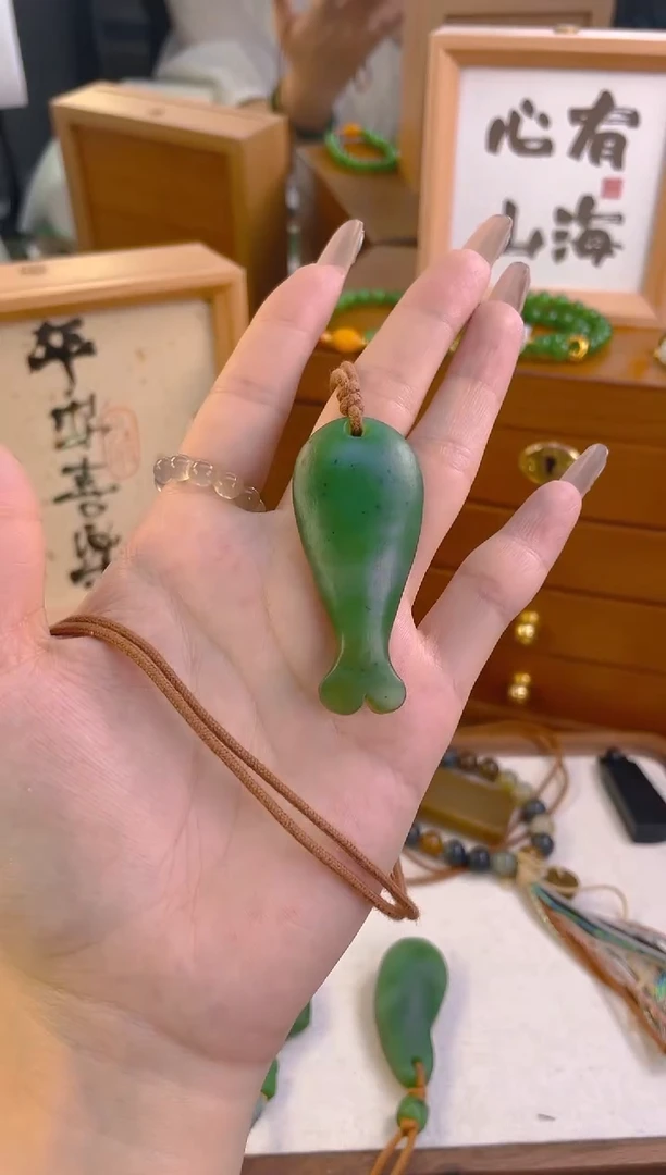 手链未镶嵌和田玉碧玉胖鱼