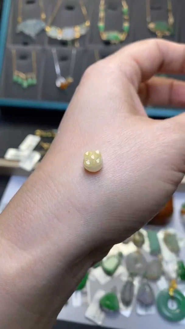 颈饰未镶嵌翡翠净货34477